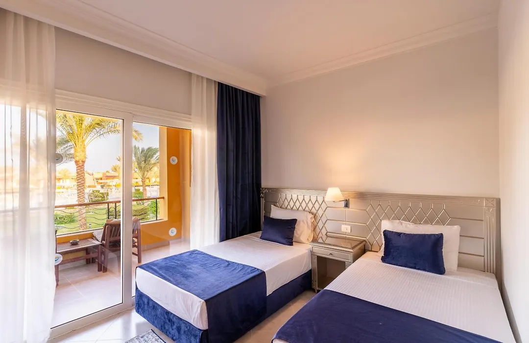 Malikia Resort Abu Dabbab-1